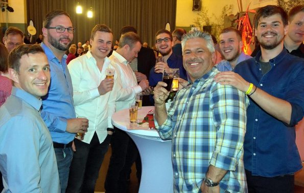 1875316502-fussballer01-Oh6b